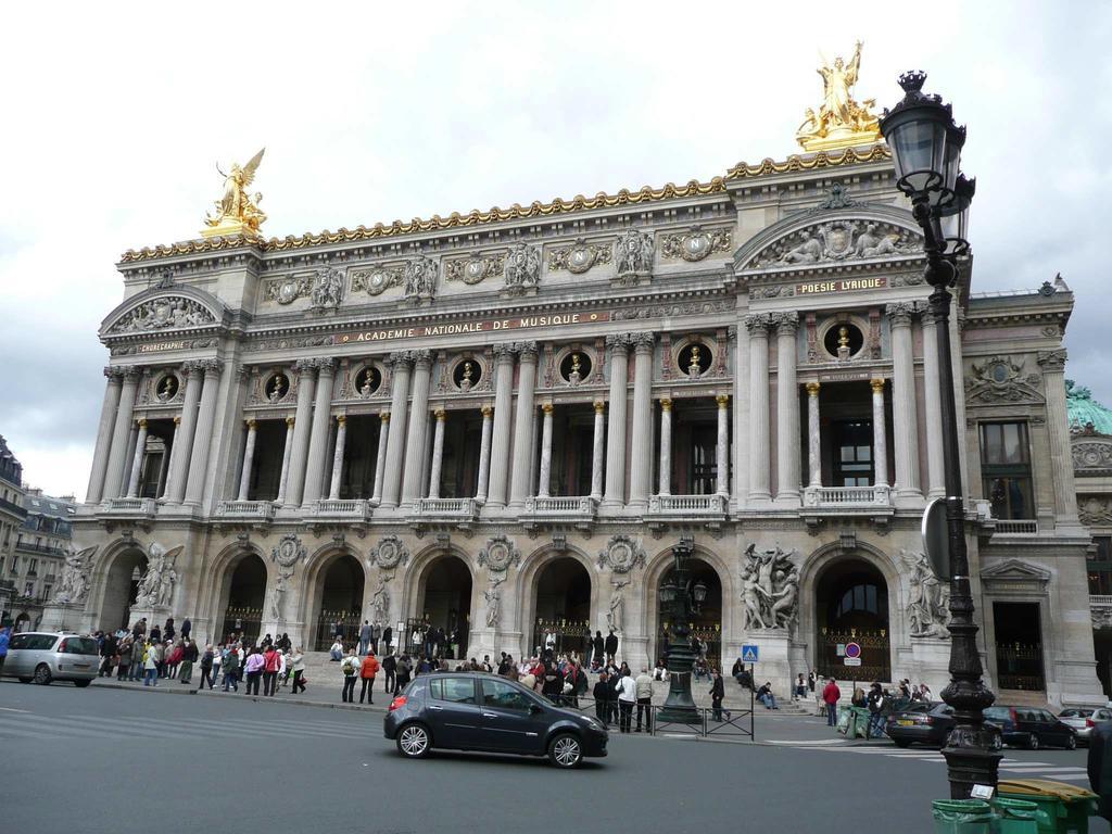 Migny Opera Montmartre Parijs